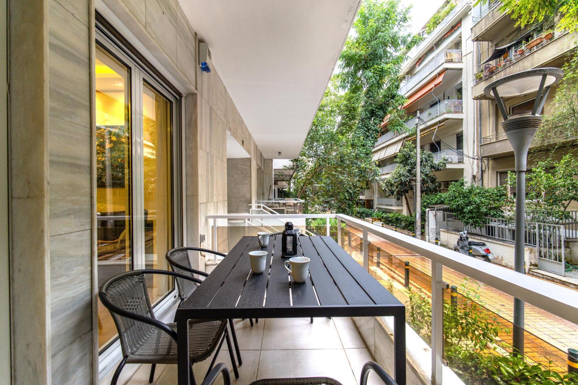 Апартаменты Urban Luxury On A Quiet Street In The Center Of Афины Экстерьер фото